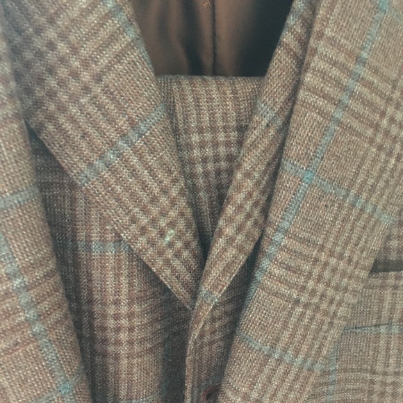 ISAIA New without tags 3 piece suit 48 (European) - Picture 2 of 13